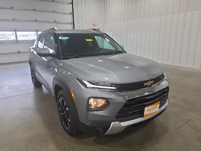 Used 2023 Chevrolet TrailBlazer LT w/ Convenience Package AWD/4WD image 2