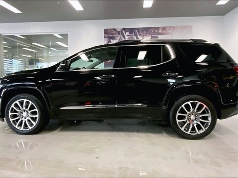 Used 2022 GMC Acadia Denali w/ Denali Ultimate Package image 3