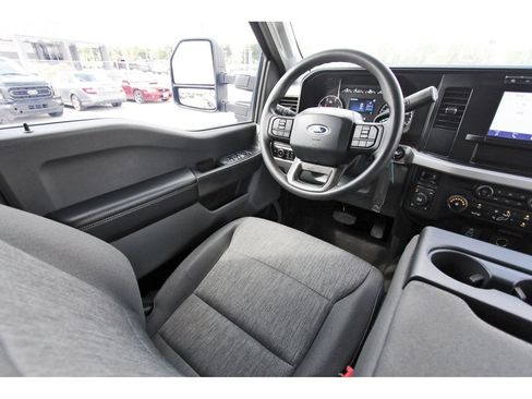 Used 2024 Ford F250 XL w/ STX Appearance Package AWD/4WD image 10