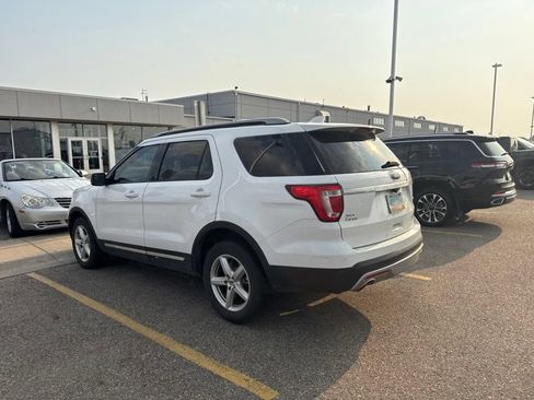 Used 2017 Ford Explorer XLT AWD/4WD image 5