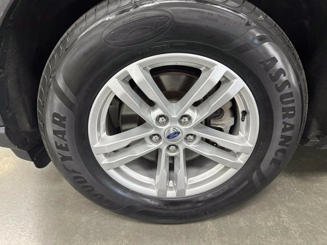Used 2023 Ford Explorer XLT w/ Equipment Group 202A AWD/4WD image 27
