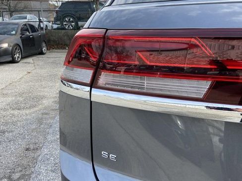 Used 2025 Volkswagen Atlas Cross Sport SE w/ Panoramic Sunroof Package image 34