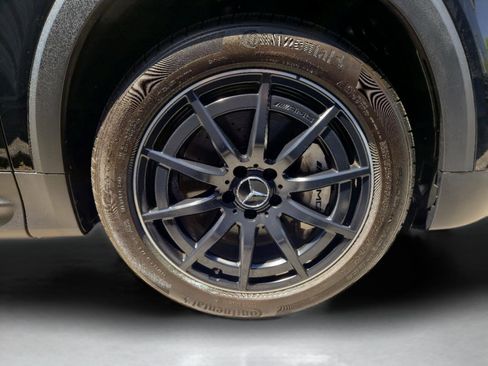 Used 2023 Mercedes-Benz GLB 35 AMG AMG GLB 250 4MATIC w/ Parking Assistance Package image 34