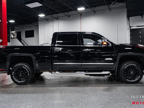 Used 2019 Chevrolet Silverado 3500 High Country w/ Duramax Plus Package image 6