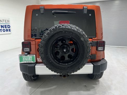 Used 2014 Jeep Wrangler Unlimited Sahara w/ Connectivity Group image 7