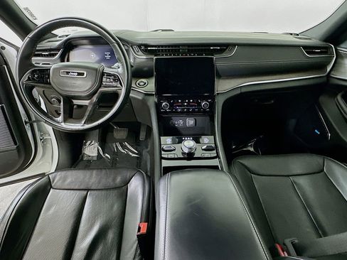 Used 2022 Jeep Grand Cherokee Overland image 16