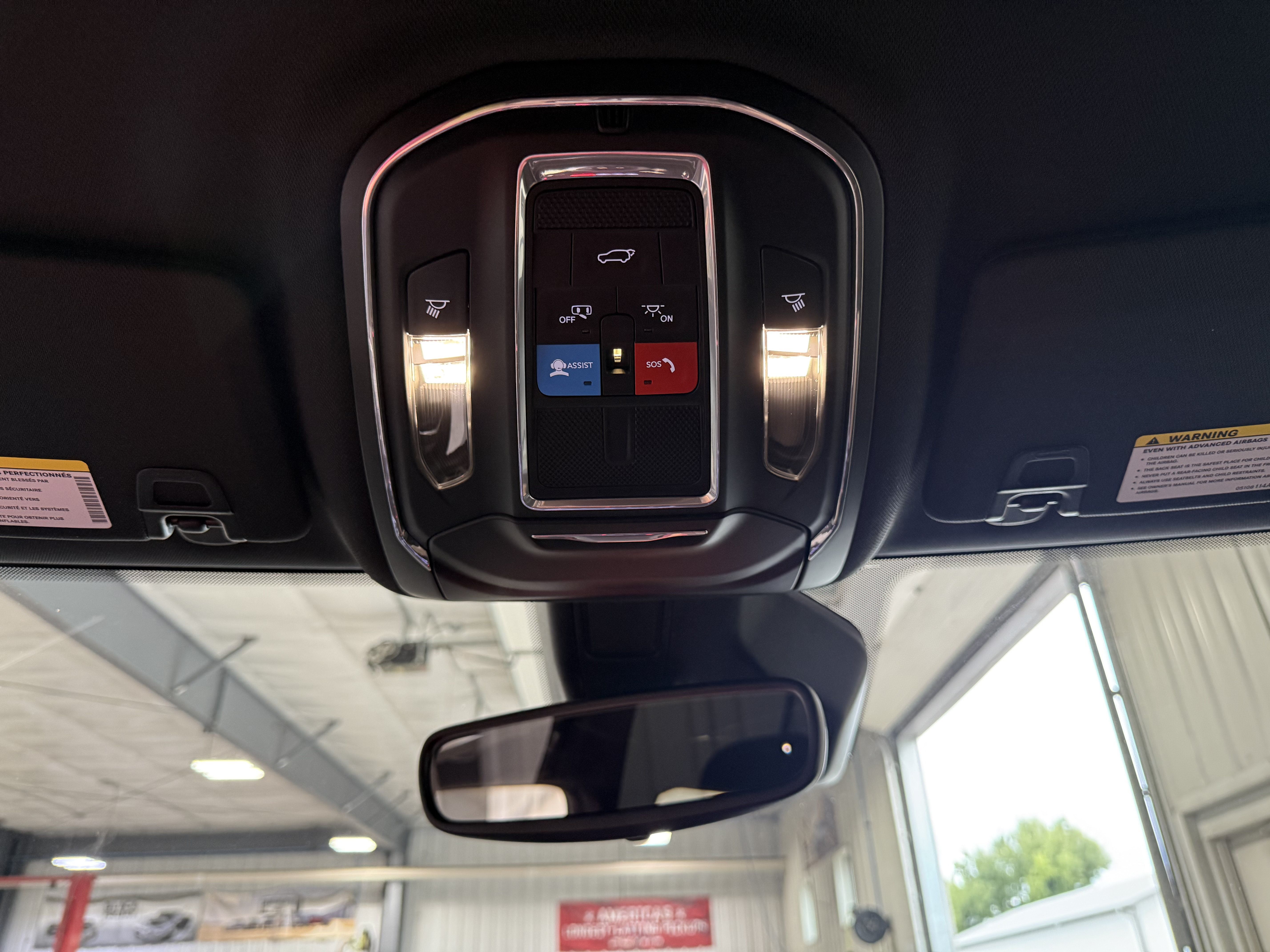Used 2024 Jeep Grand Cherokee L Laredo w/ Luxury Tech Group I AWD/4WD image 24