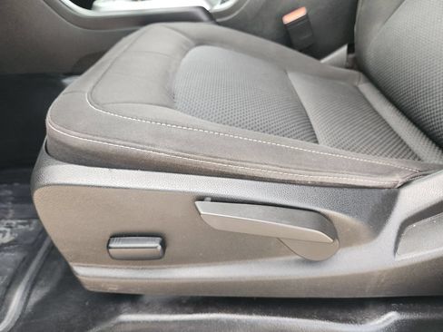 Used 2022 Chevrolet Colorado LT w/ Fleet Safety Package RWD image 30