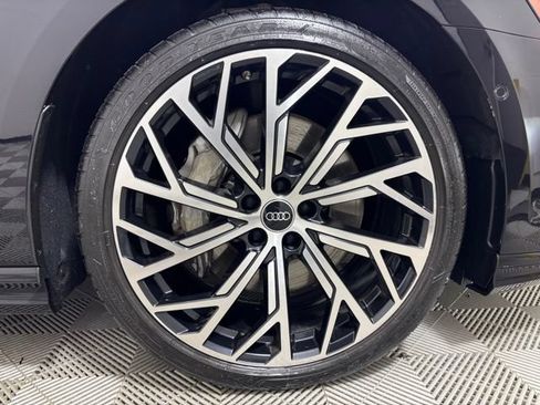 Used 2024 Audi A8 L 3.0T AWD/4WD image 24
