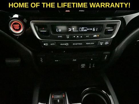 Used 2017 Honda Pilot Touring image 23