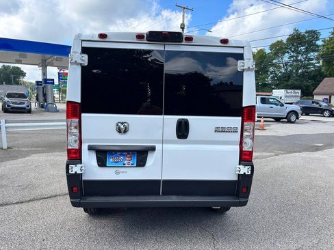 Used 2025 RAM ProMaster 2500 w/ U-Haul Equipment Group FWD image 4