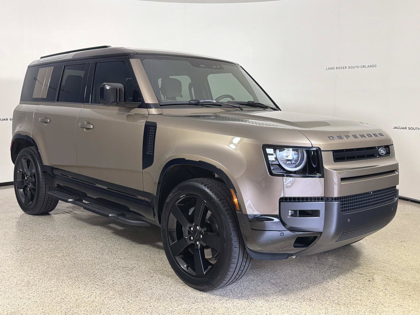 Used 2026 Land Rover Defender 110 X-Dynamic SE AWD/4WD image 7
