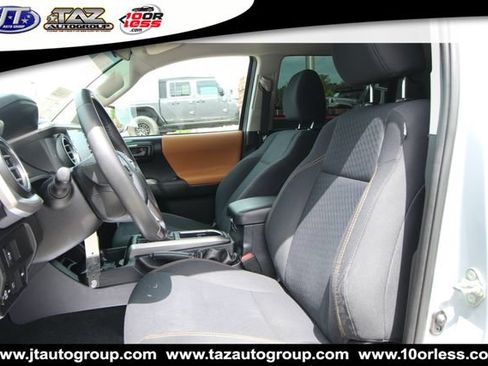 Used 2020 Toyota Tacoma SR5 RWD image 10