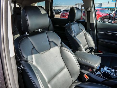 Used 2025 Kia Telluride S FWD image 16