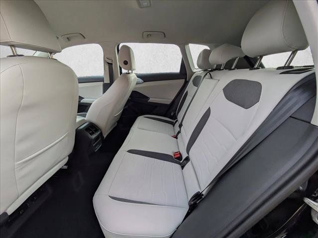 New 2026 Volkswagen Taos SE AWD/4WD image 17