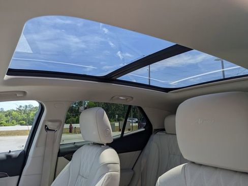 Used 2023 Buick Envision Avenir image 24