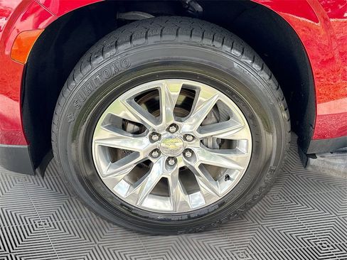 Used 2021 Chevrolet Suburban Premier w/ Premium Package image 36