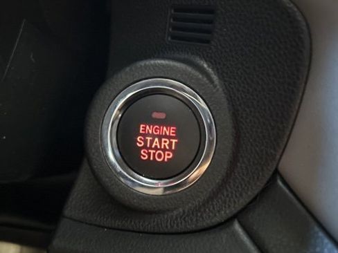 Used 2021 Subaru Outback Limited image 7