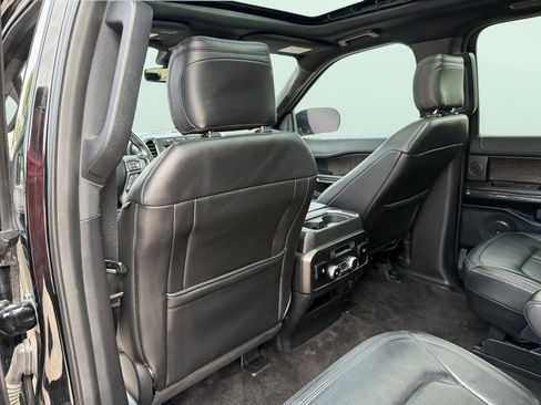 Used 2018 Ford Expedition Limited w/ Equipment Group 301A RWD image 24