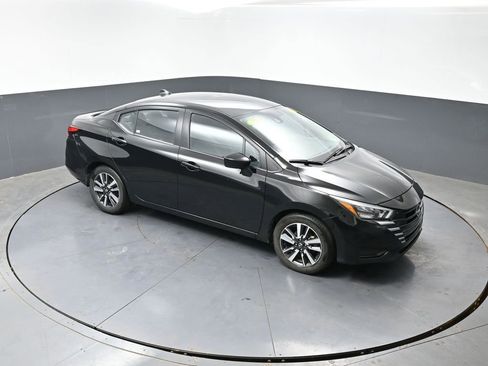 Used 2025 Nissan Versa SV FWD image 41