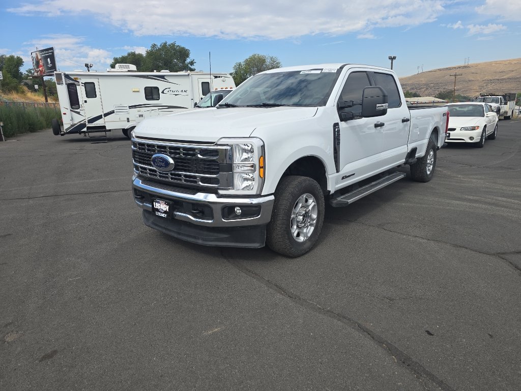 Used 2025 Ford F250 XLT AWD/4WD image 2