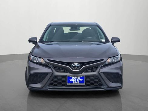 Used 2023 Toyota Camry SE image 2