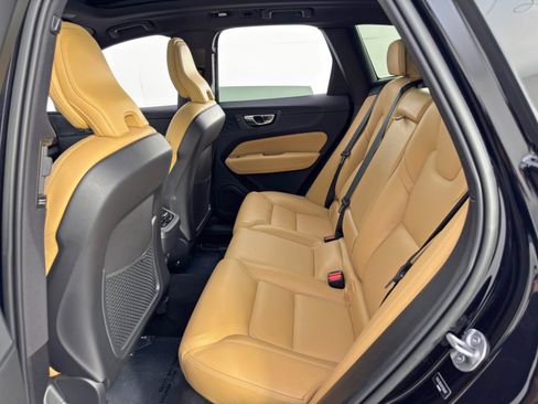 Used 2023 Volvo XC60 B5 Ultimate w/ Climate Package image 40
