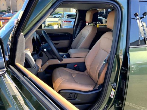 New 2026 Land Rover Defender 110 X-Dynamic SE image 13