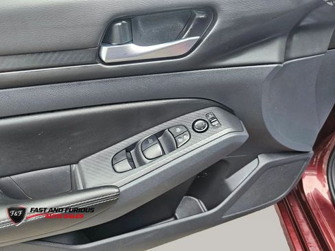 Used 2025 Nissan Altima 2.5 SV FWD image 31