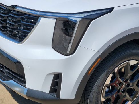 New 2026 Kia Sorento S FWD image 8