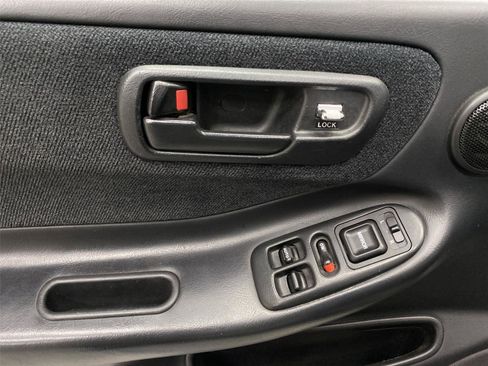 Used 2001 Acura Integra LS FWD image 19