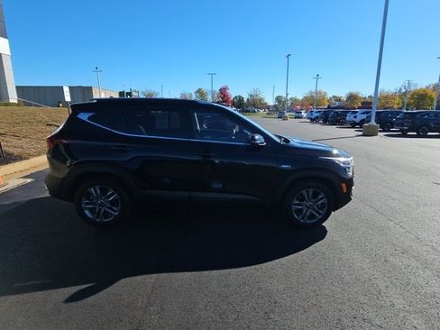 Certified 2023 Kia Seltos S w/ Navigation Package image 9