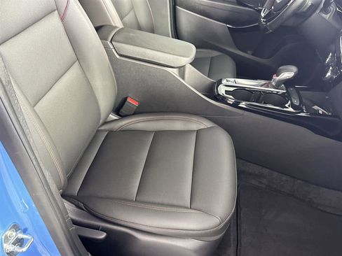 Used 2024 Chevrolet Trax RS w/ Sunroof Package image 16