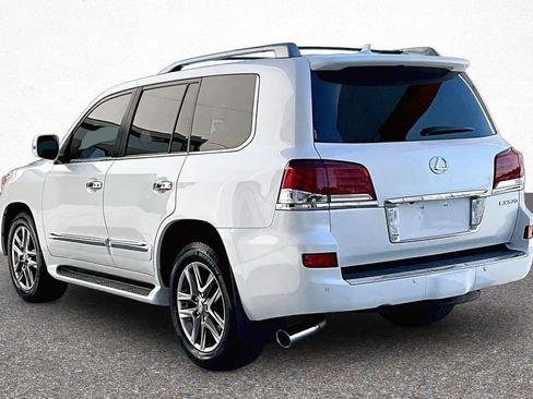 Used 2013 Lexus LX 570 4WD w/ Luxury Pkg image 5