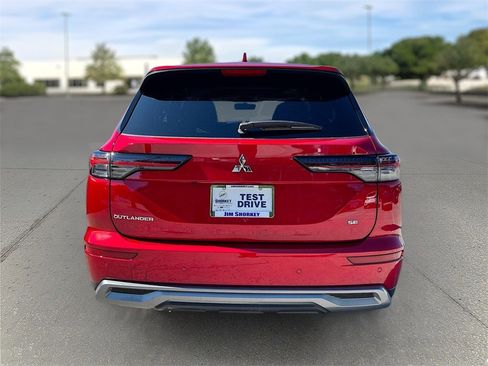 New 2025 Mitsubishi Outlander SE image 6