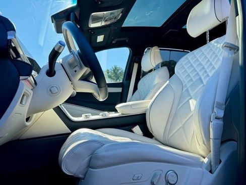 Used 2025 Genesis GV80 3.5T Prestige image 27