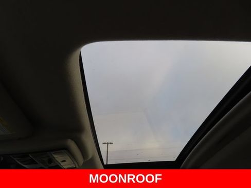 Used 2021 Toyota 4Runner Venture w/ Moonroof Package AWD/4WD image 5