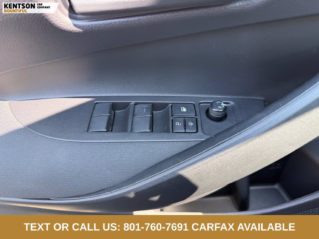 Used 2025 Toyota Corolla LE AWD/4WD image 17