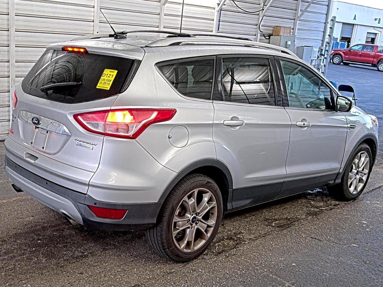 Used 2015 Ford Escape Titanium FWD image 3