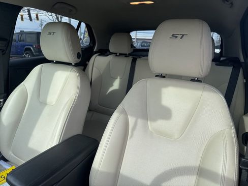 Used 2024 Buick Encore GX Sport Touring image 11