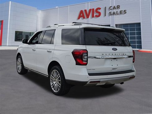 Used 2024 Ford Expedition Limited image 3