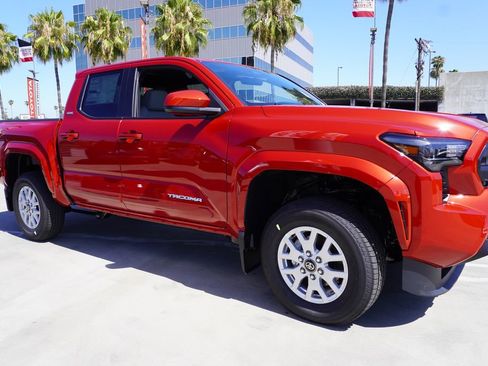 New 2026 Toyota Tacoma SR5 AWD/4WD image 3