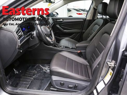 Used 2024 Volkswagen Jetta SE image 14