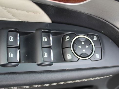 Used 2016 Ford Explorer Platinum image 33