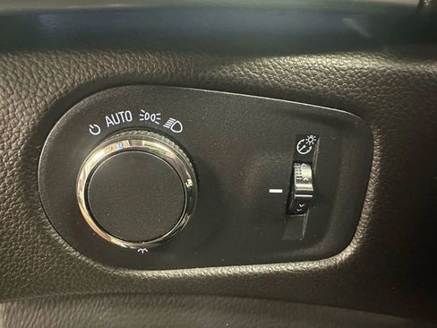 Used 2015 Cadillac SRX Luxury w/ Driver Awareness Package image 41