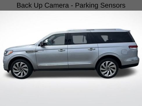 Used 2022 Lincoln Navigator L Reserve image 8
