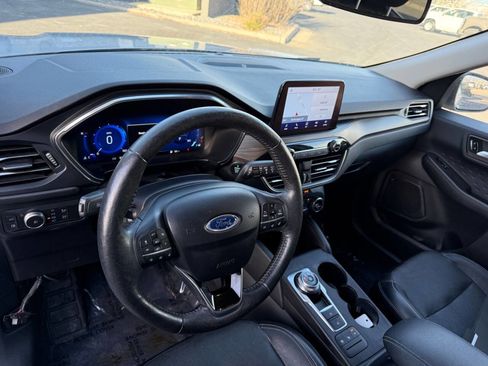 Used 2020 Ford Escape Titanium image 8
