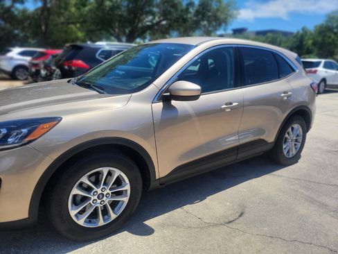 Used 2020 Ford Escape SE FWD image 51