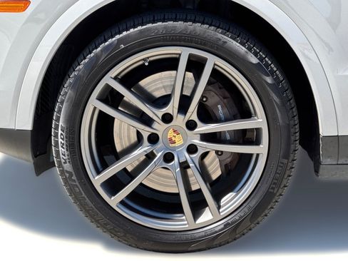 Used 2022 Porsche Cayenne Coupe AWD/4WD image 10