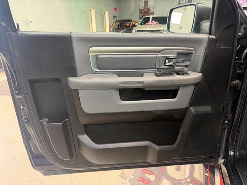 Used 2018 RAM 1500 Express RWD image 25